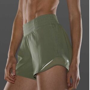 Lululemon Hotty Hot Short *High-Rise 4”
